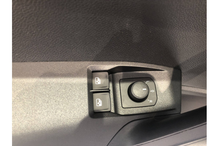 SEAT Ibiza 1.0 MPI 80 ch S/S BVM5 occasion Épinal 9