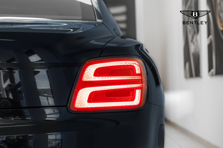 BENTLEY Flying Spur Hybrid V8 4.0 680 ch BVA occasion Dardilly 7