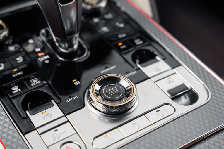 BENTLEY Flying Spur Hybrid V8 4.0 782ch BVA occasion Dardilly 37