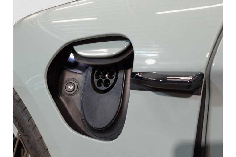 PORSCHE Taycan 4 435 ch avec batterie performance plus occasion Chenôve 10