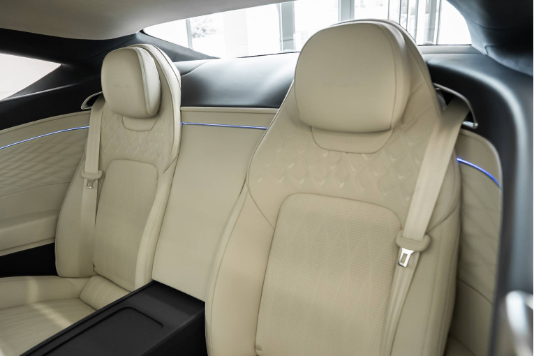 BENTLEY Continental GT V8 680 ch PHEV occasion Dardilly 37