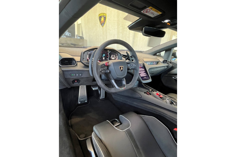 LAMBORGHINI Revuelto 6.5 V12 1015 occasion Dardilly 10