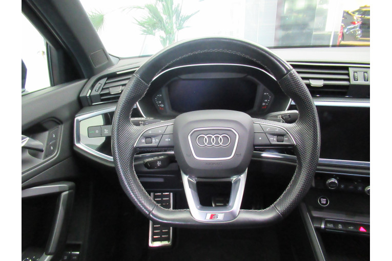 AUDI Q3 45 TFSIe 245 ch S tronic 6 occasion Épinal 10